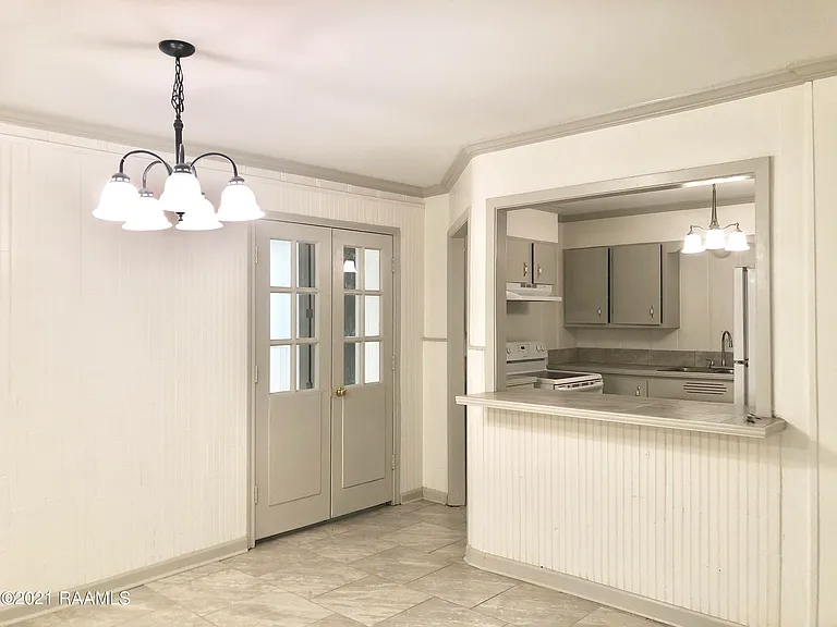 113 Charlene Dr — Photo 5