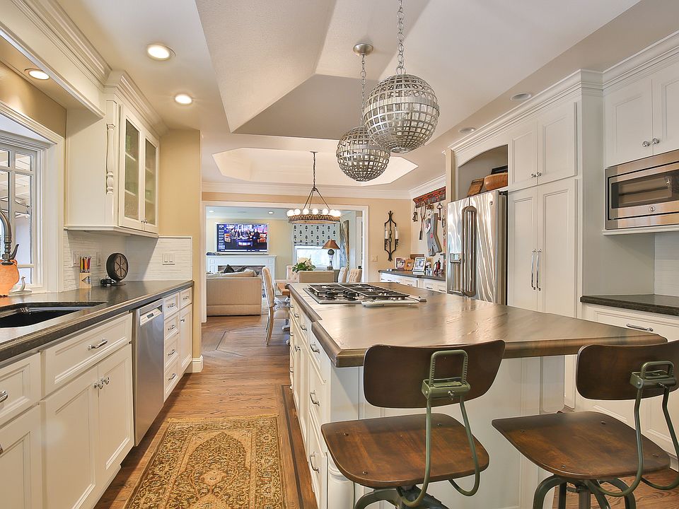 1st image of 2464 Cottle Ave