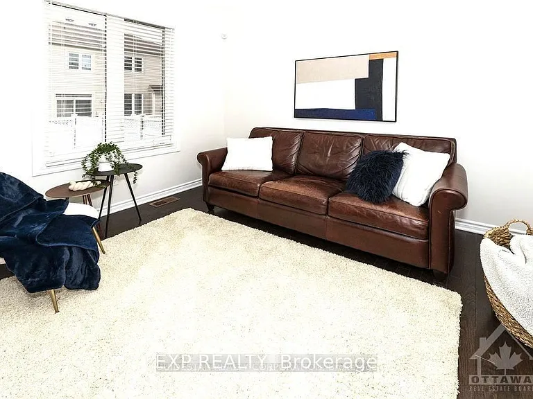 215 Rivertree St — Photo 10