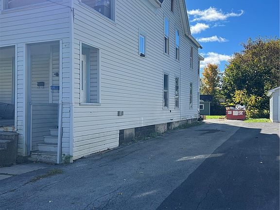 3rd image of 914 Franklin St