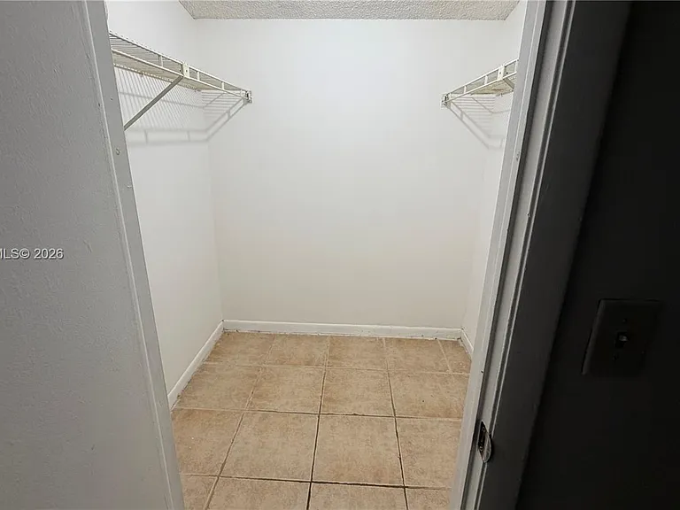 2550 Riverside Dr #223 — Photo 10