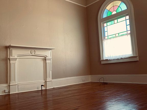 2nd image of 528 Newton St
