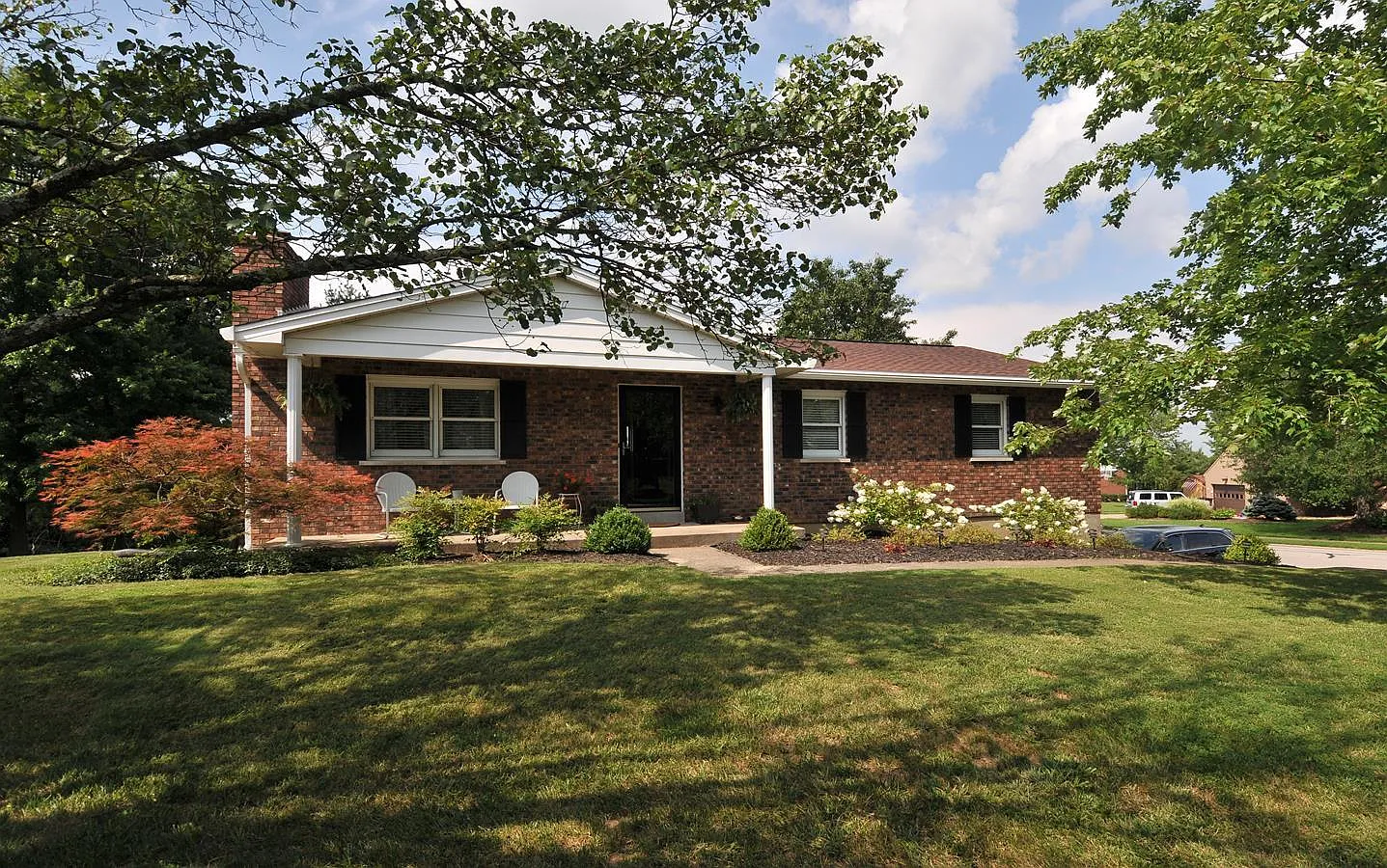 3669 Meadowview Dr photo 1