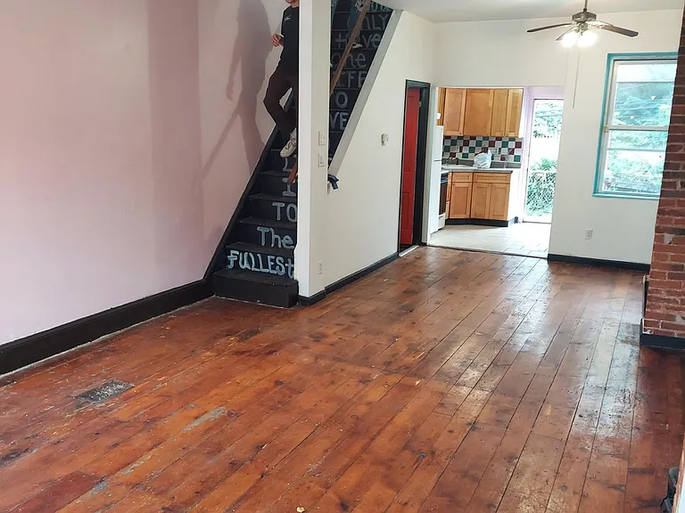 4210 Wallace St — Photo 2