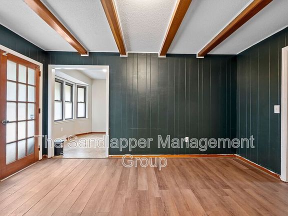 5th image of 7673 Barclay Ave