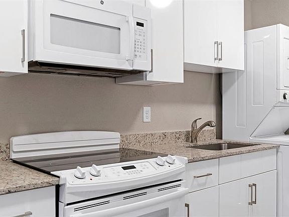 2nd image of 710 10th St #2
