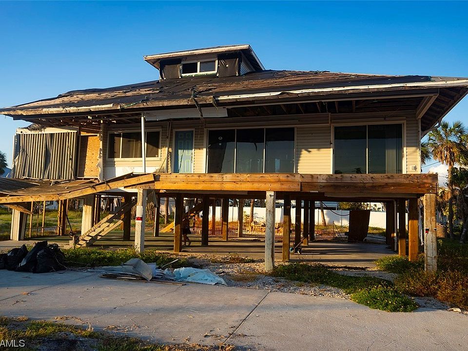 1st image of 7945 Estero Blvd