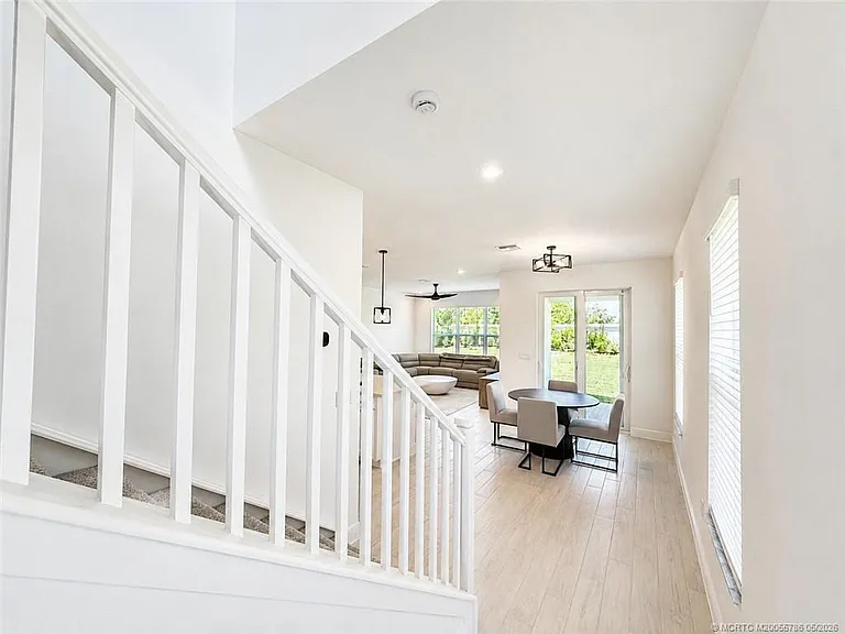 3583 NW Solange Ct — Photo 2
