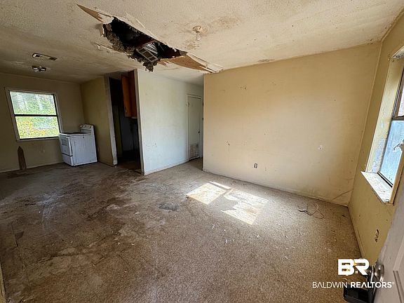 3rd image of 1037 Shedrick Hardy Parkway Bay