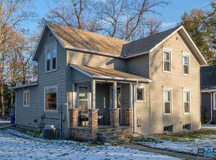 326 N Chicago Ave, Madison, SD 57042