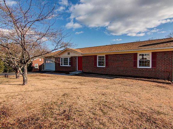 3rd image of 430 Aragona Dr