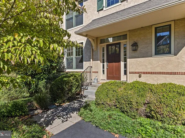 201 Saul Ln, Media, PA 19063