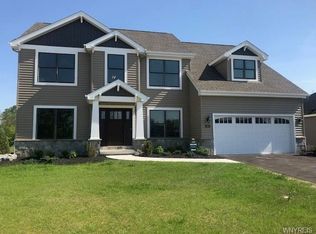 32 Hidden Meadow Xing, Lancaster, NY 14086