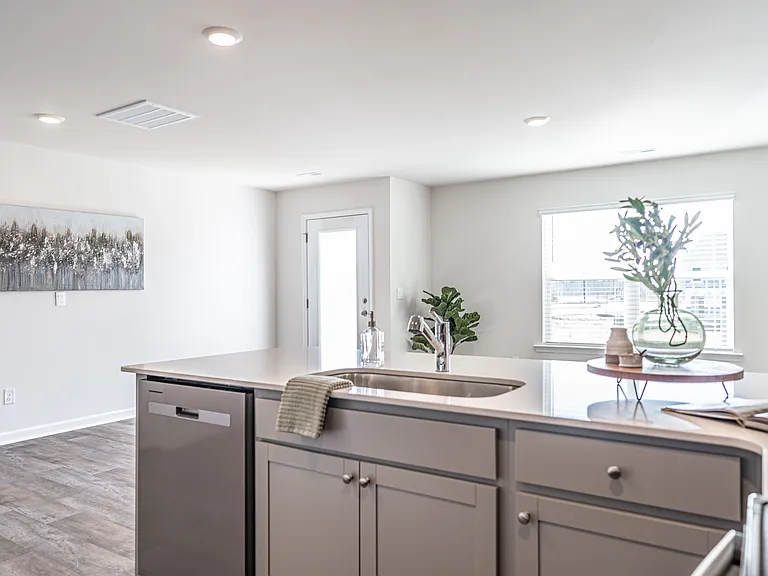 207 Maddox Dr — Photo 8