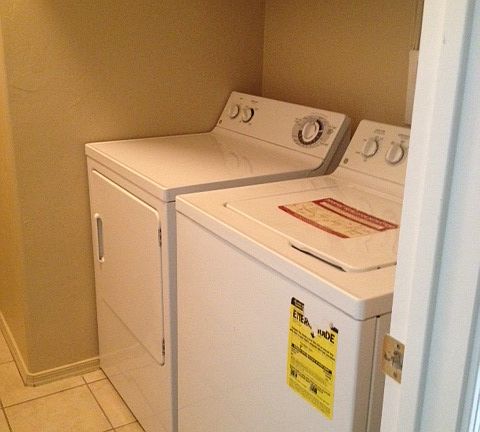 3rd image of 405 E Placita Rejilla
