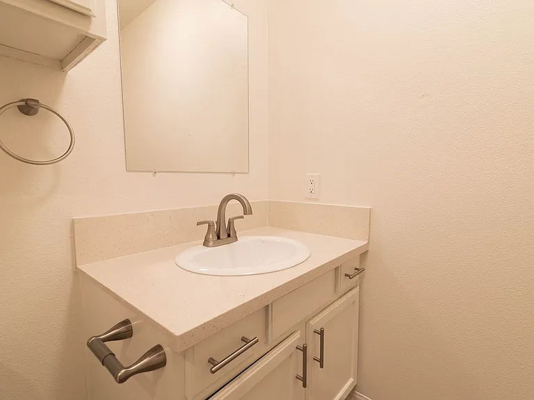 Santa Fe Apartments II — Photo 77