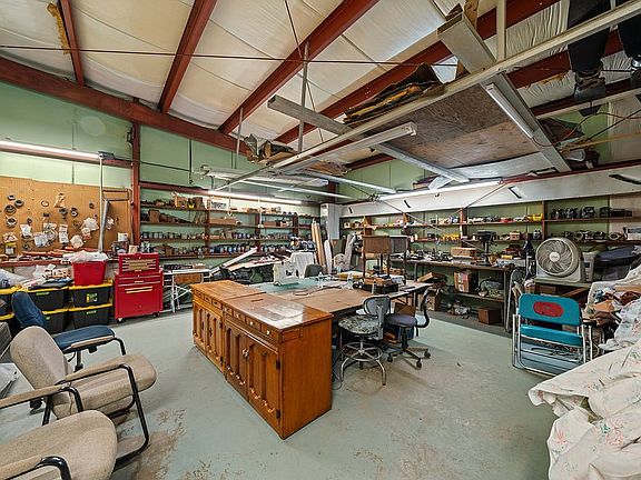4th image of 115 Heinley Rd