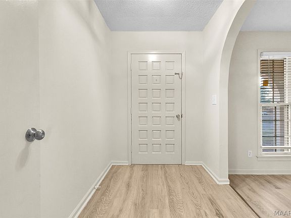 3rd image of 4451 McCampbell Dr