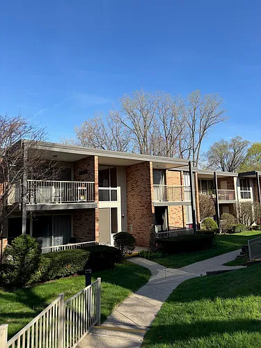 4043 W Maple Rd #D103 Photo 1