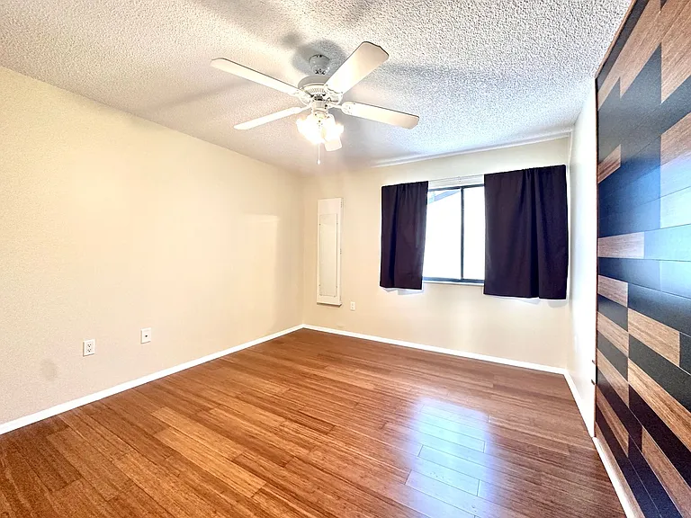1001 W Marion Ave #9 — Photo 25