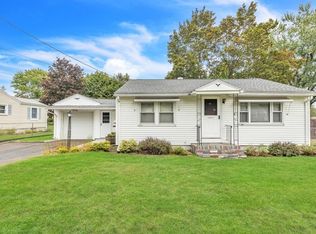 67 Searles St, Chicopee, MA 01020