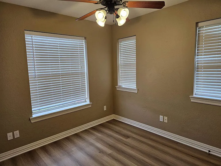 3208 Paloma Dr — Photo 12