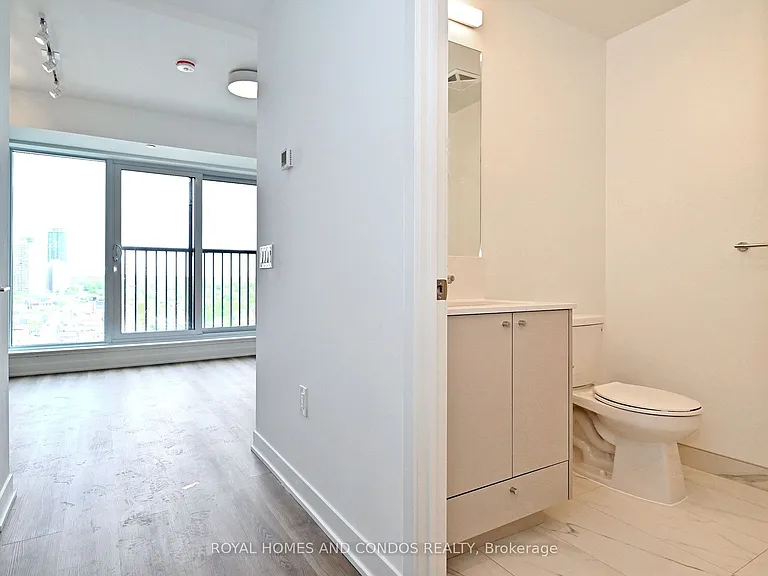 10 Oak St #1510 — Photo 22