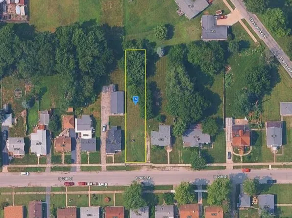 1323 170th St, Hammond, IN 46324