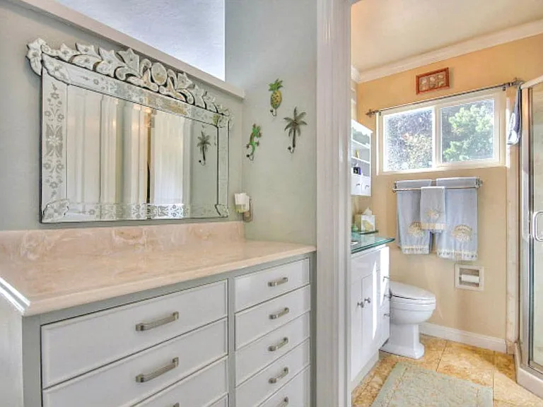 1513 Williams Ave — Photo 4