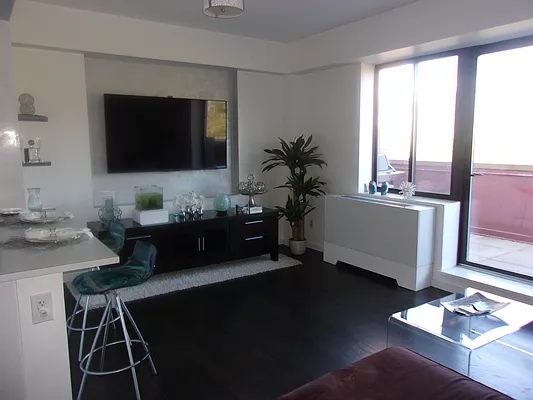 Rented by Melissa Conanan, LREB | media 24