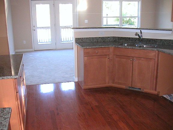 3rd image of 5108 Whiteoak Ter SE
