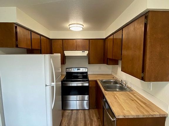 5th image of 420 E C St