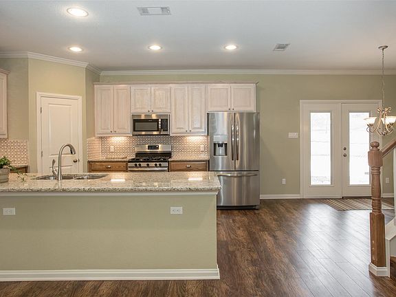 3rd image of 2705 College Ave