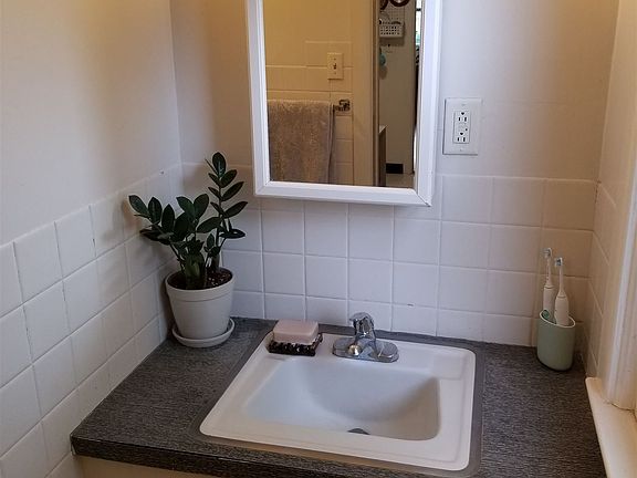 4th image of 314 Packard St APT 1