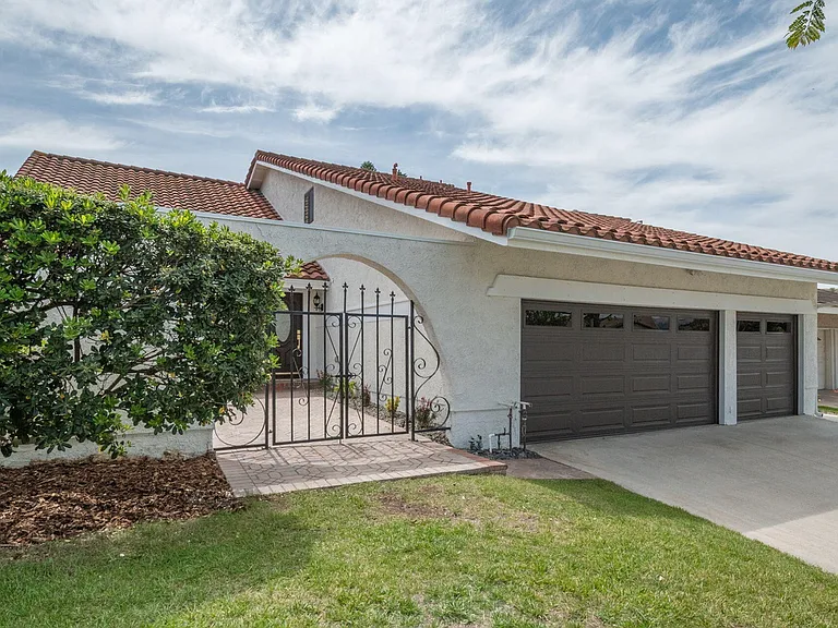 3577 Radcliffe Rd — Photo 5