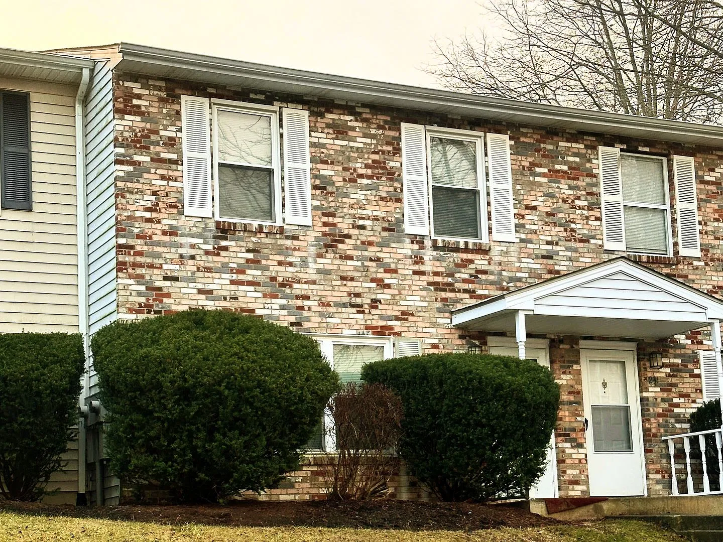 Prime Location Close to Virginia Tech — Photo 1