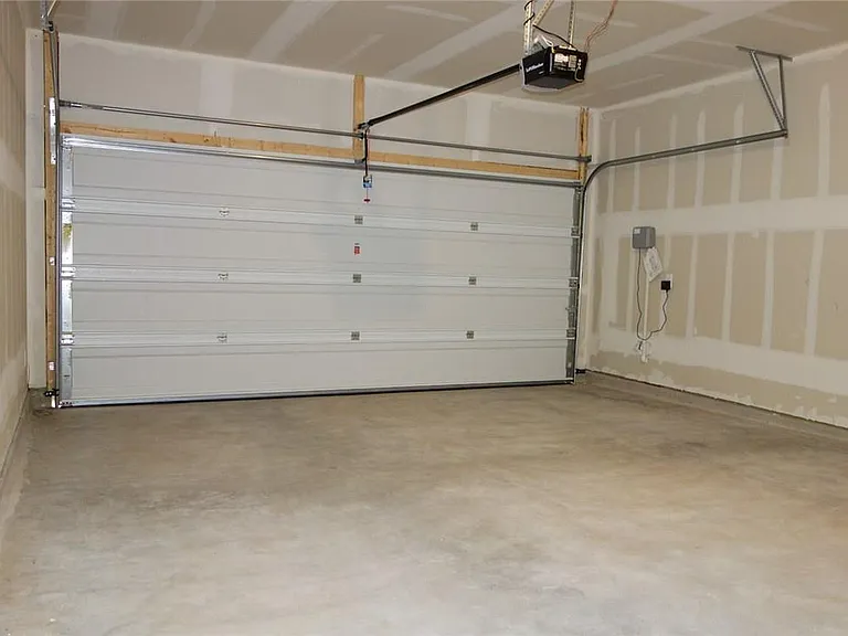 632 Independence Ave — Photo 24