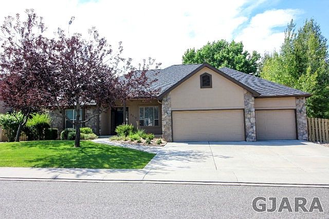 2317 Knoll Cir