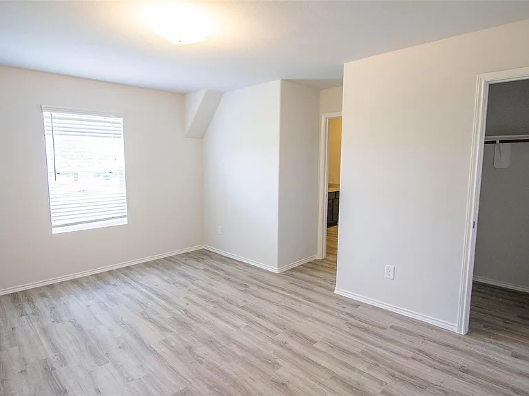 5630 Gara River Dr — Photo 8