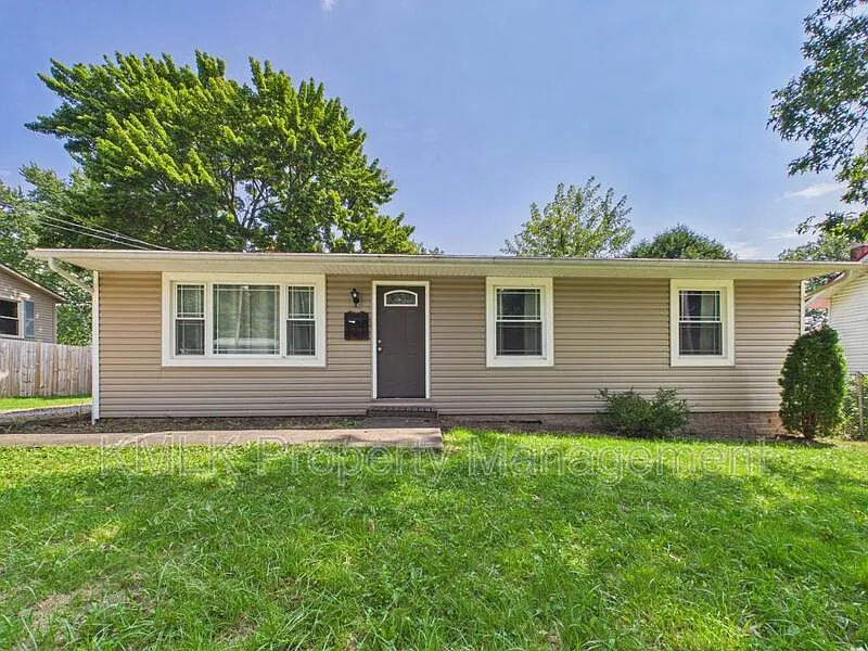3 bed, 2.0 bath, 1564 sqft, $1,995 — Photo 4