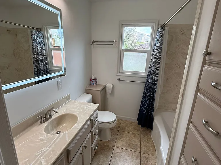 856 N 300 W — Photo 6