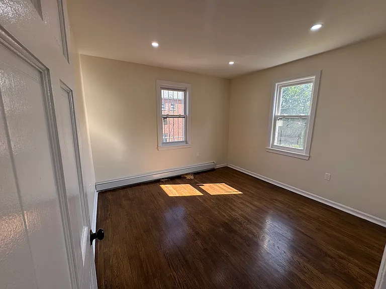 1054 Lydig Ave #2 — Photo 8