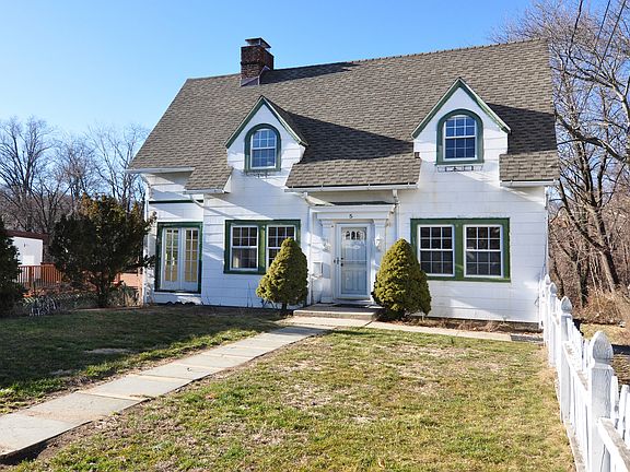 2nd image of 5 Cowdrey St