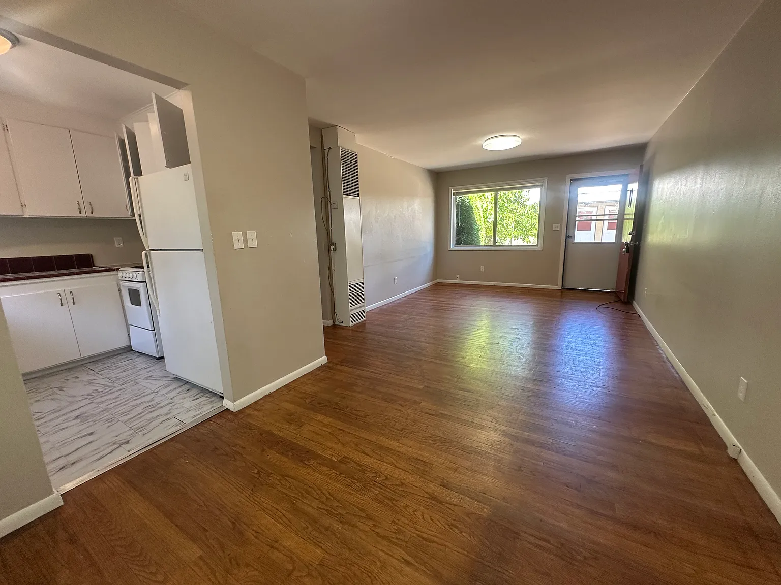 2 bed, 700 sqft, $1,695 — Photo 4