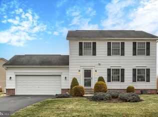 39 Sir William Dr, Newville, PA 17241