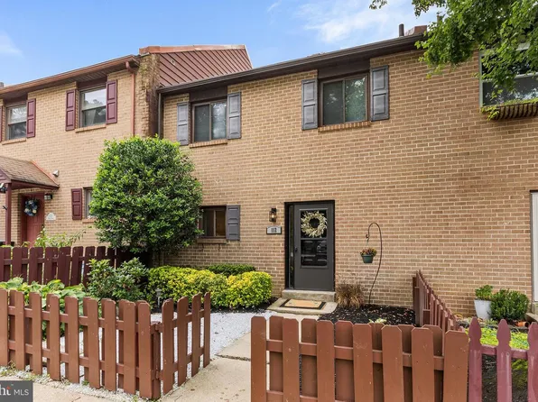 112 Eaton Dr, Wayne, PA 19087