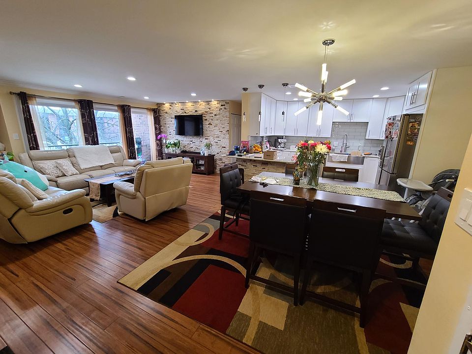 1st image of 7510 Farmingdale Dr APT 309