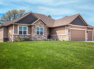 1620 Prairie Ridge Dr, Polk City, IA 50226