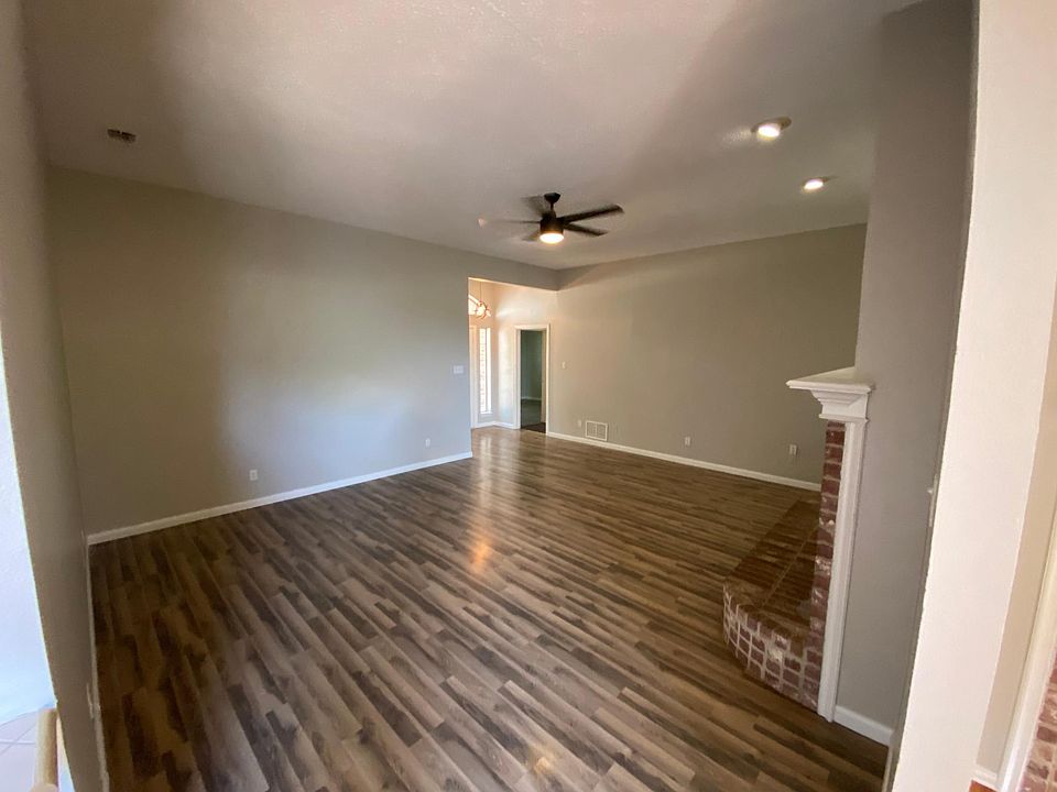 1st image of 3520 Cliff Oaks Dr