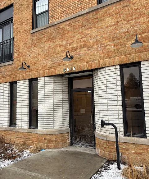 6615 N Milwaukee Ave #5 — Photo 2